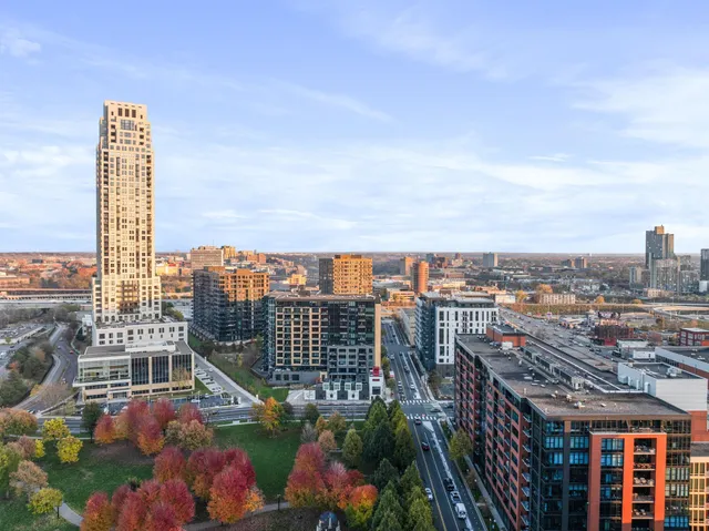 $3,195 | 1120 South 2nd Street, Unit 813, Minneapolis, MN 55415