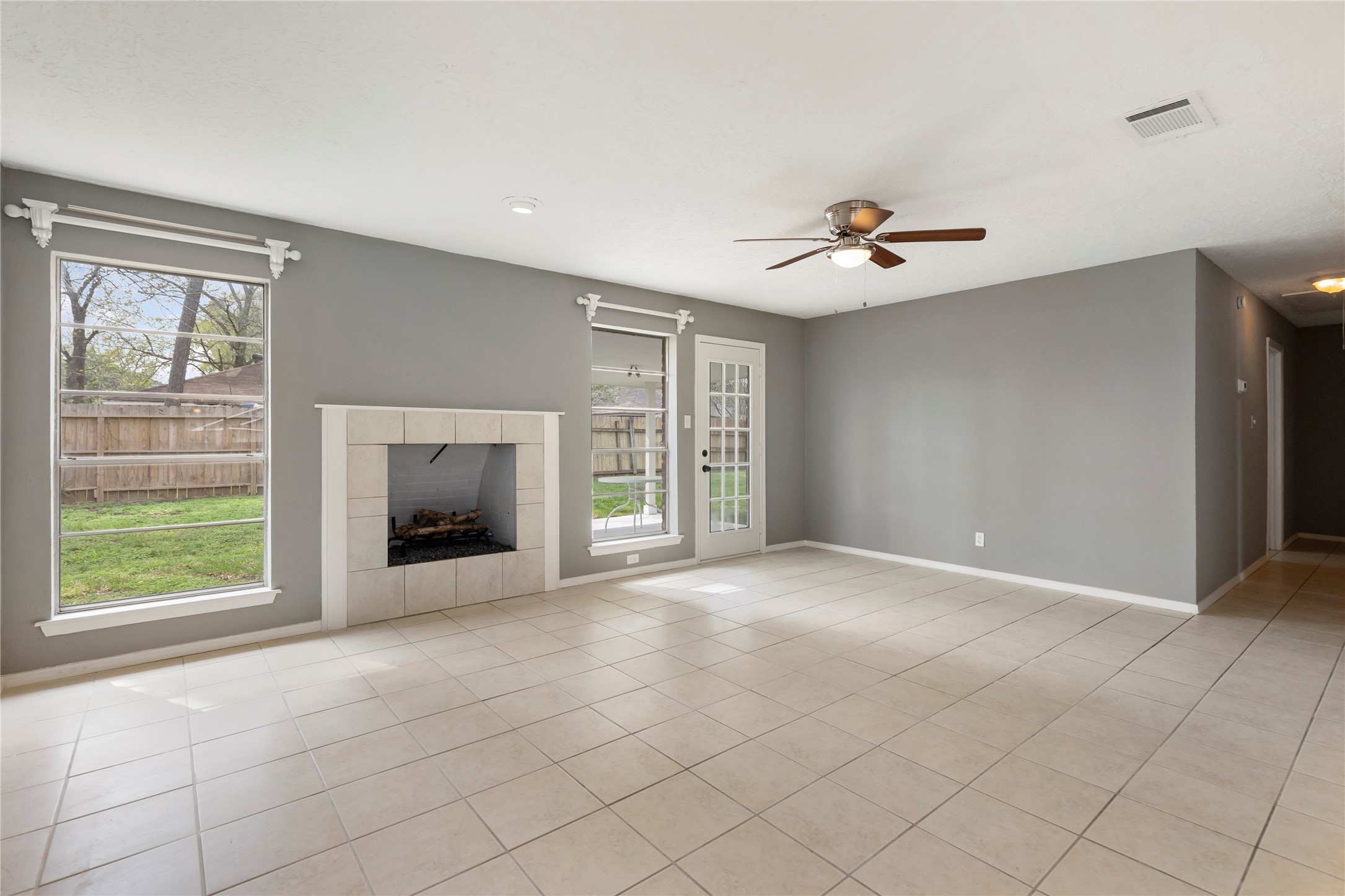 29107 Binefield Street Spring, TX 77386 - Photo 11 of 33 Large family room. Fireplace is decorative only and is not functional.