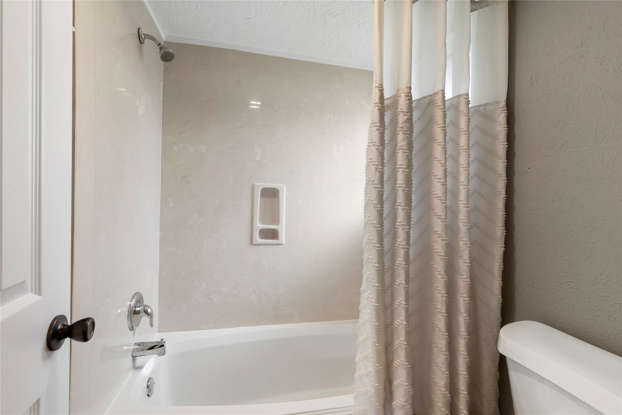 29107 Binefield Street Spring, TX 77386 - Photo 17 of 33 Primary bathroom