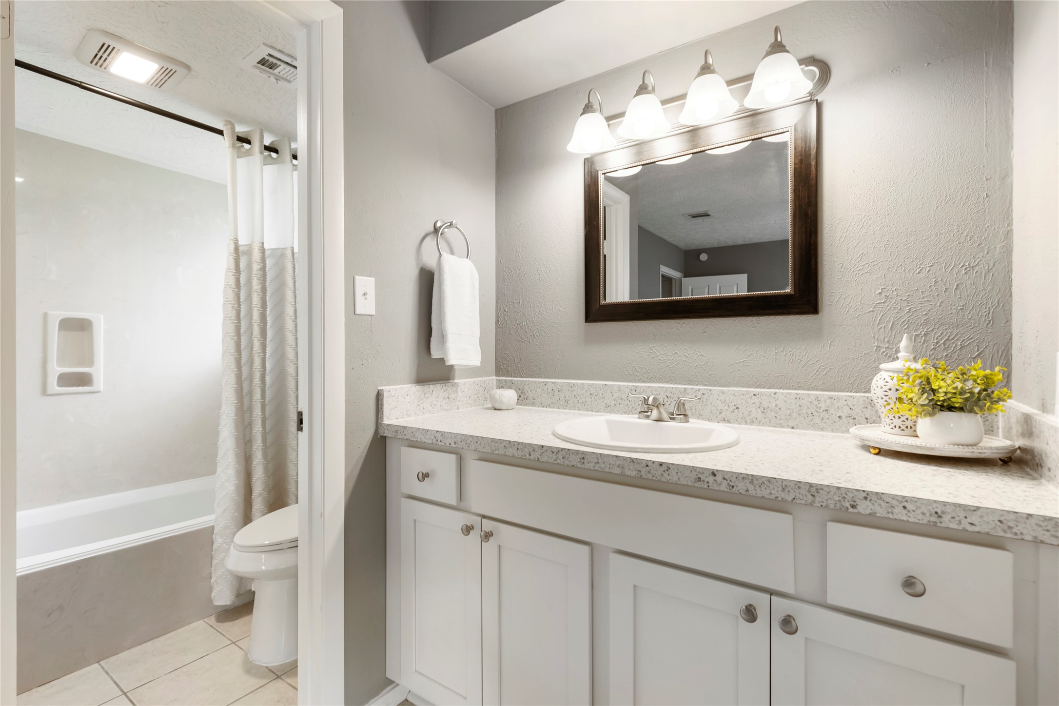 29107 Binefield Street Spring, TX 77386 - Photo 18 of 33 Primary bathroom