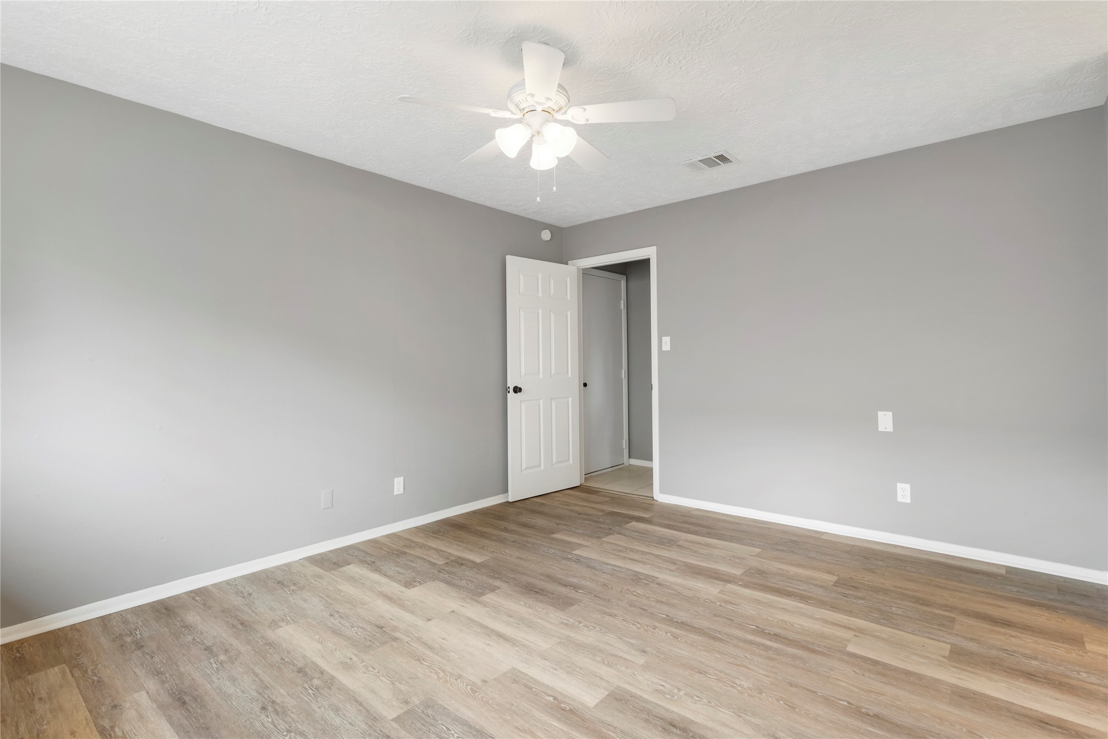 29107 Binefield Street Spring, TX 77386 - Photo 20 of 33 Primary bedroom