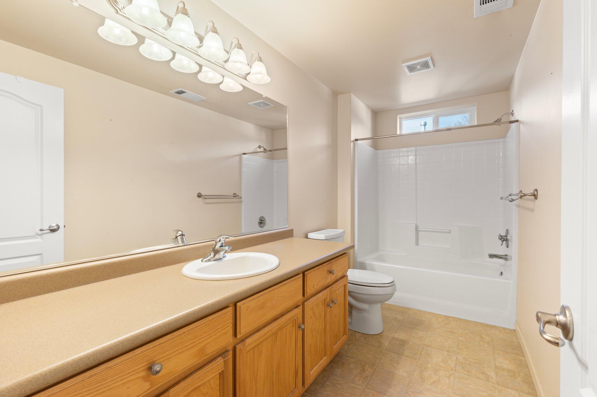 935 West Harbeck Road Grants Pass, OR 97527 - Photo 21 of 27 20-web-or-mls-WCIL0109