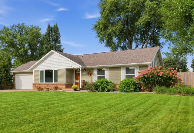 $350,000 | 753 Chelsea Place, Janesville, WI 53546