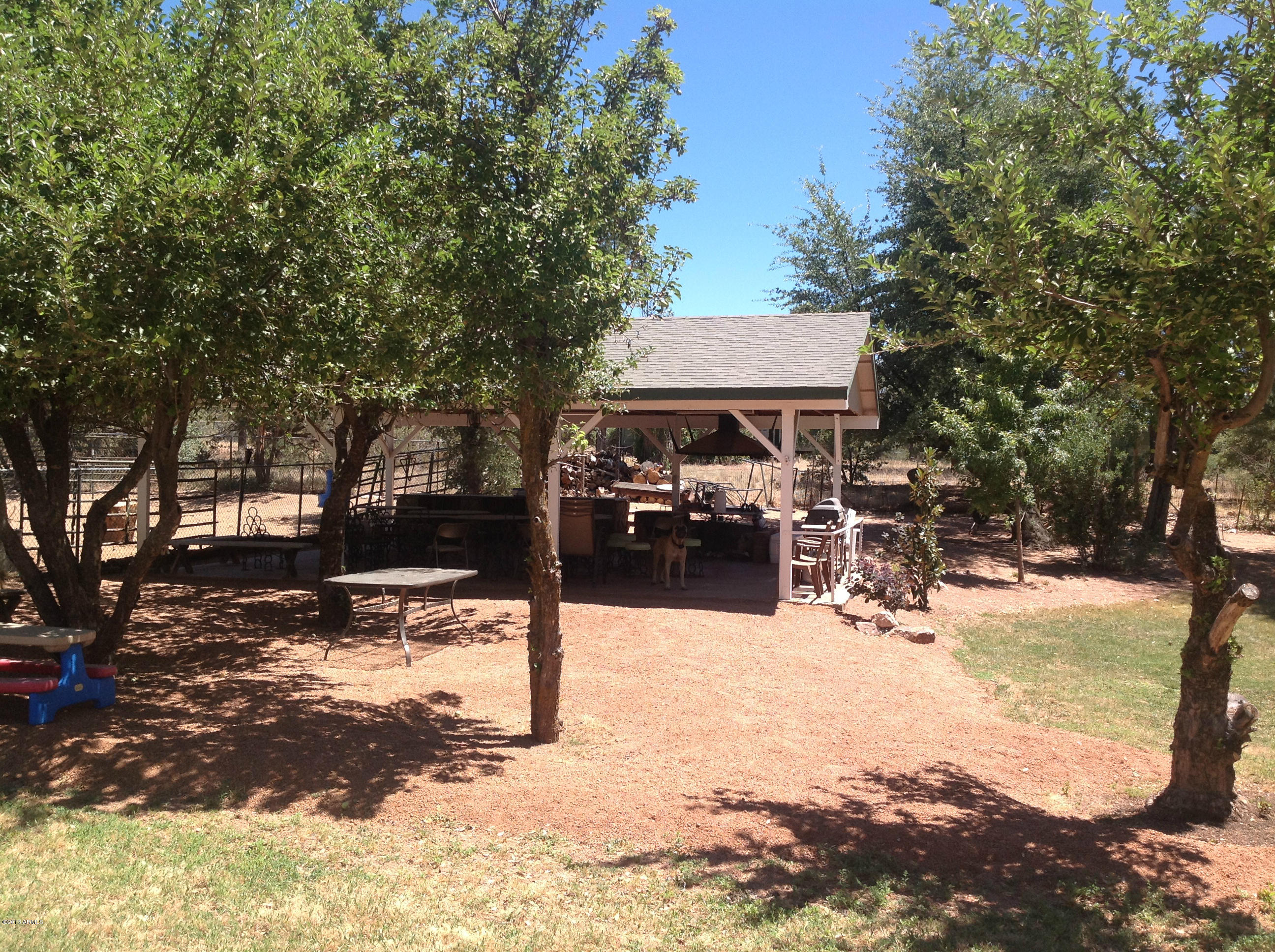 811 East Miller Road Payson, AZ 85541 - Photo 6 of 49 Ramada with bar-b Q