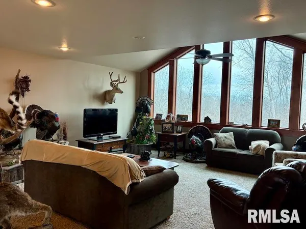 $1,550,000 | 21634 North 1050th Street, Hidalgo, IL 62432