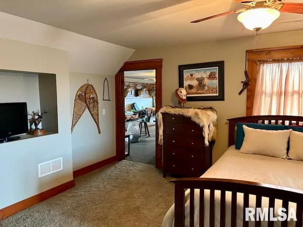 $1,550,000 | 21634 North 1050th Street, Hidalgo, IL 62432