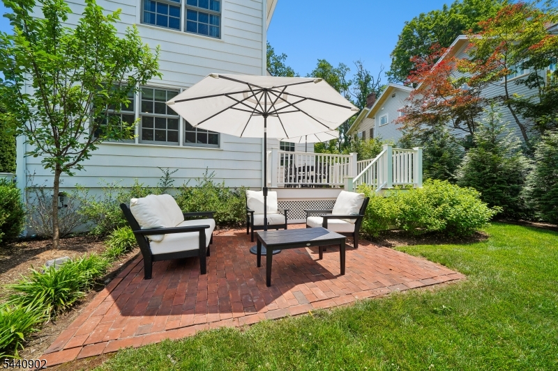 27 Pine Grove Avenue Summit, NJ 07901 - Photo 30 of 37