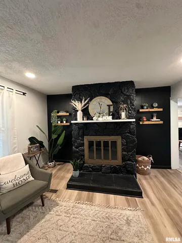 $198,000 | 1303 North Maple Street, Carterville, IL 62918