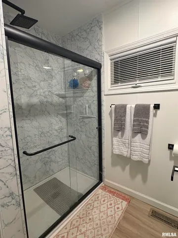 $198,000 | 1303 North Maple Street, Carterville, IL 62918