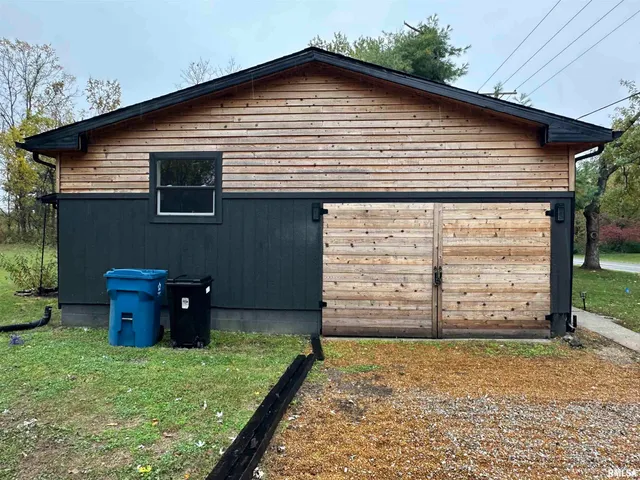 $198,000 | 1303 North Maple Street, Carterville, IL 62918