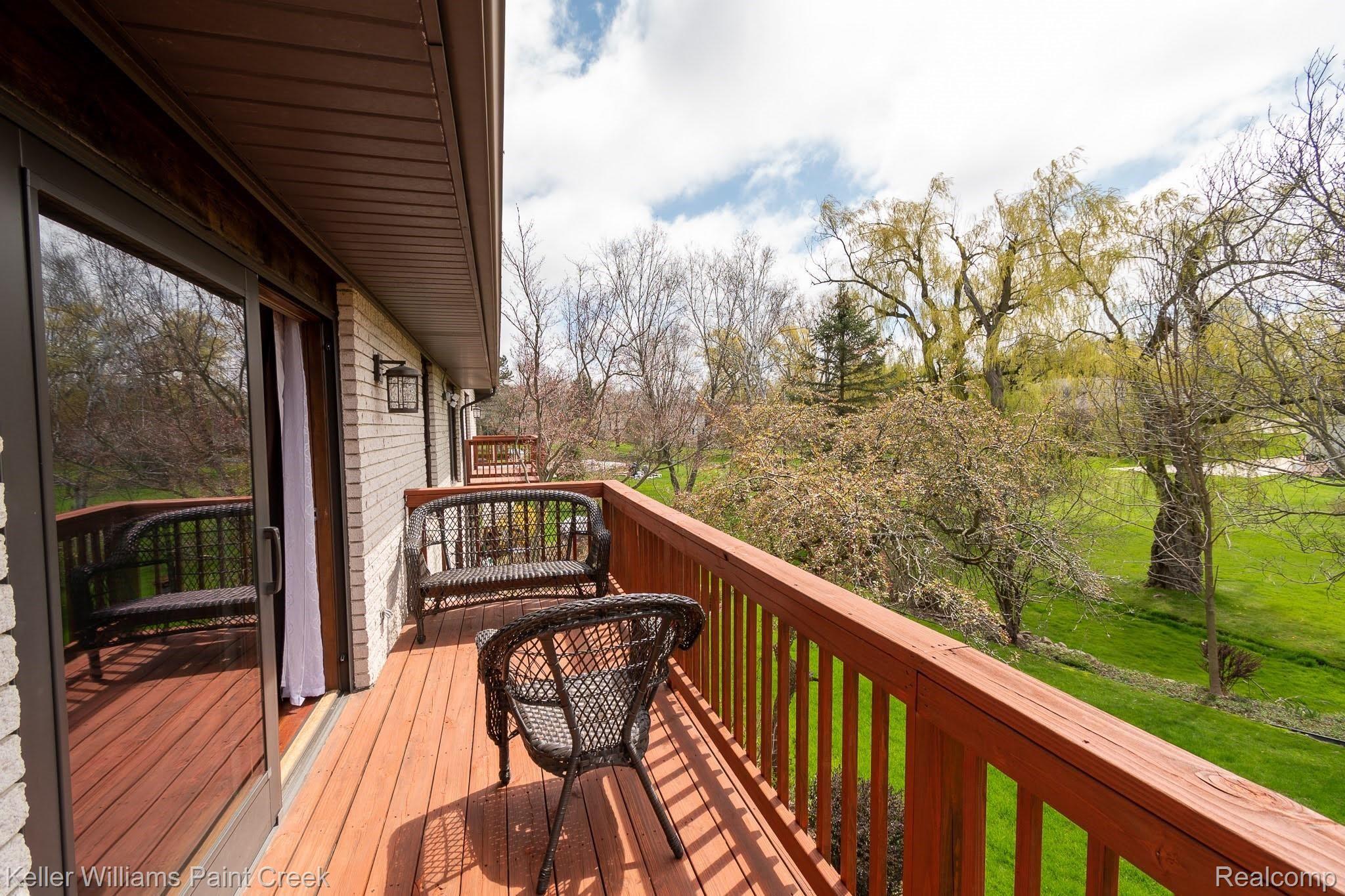 5225 Darby Circle Rochester, MI 48306 - Photo 11 of 39 Lovely balcony off family room!