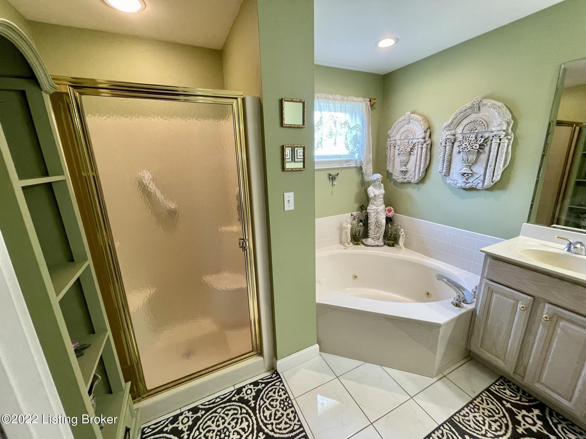 9504 Independence School Road Louisville, KY 40291 - Photo 23 of 31 FullSizeRender-11