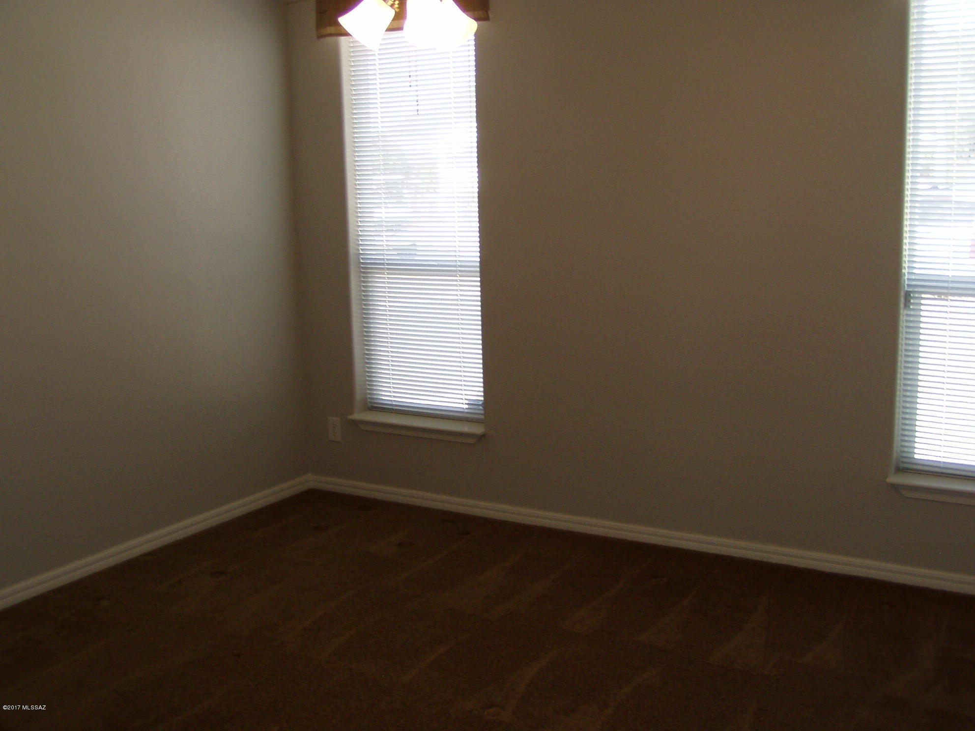 5572 West Rafter Cir Street Tucson, AZ 85713 - Photo 13 of 17 Gallery Image 13