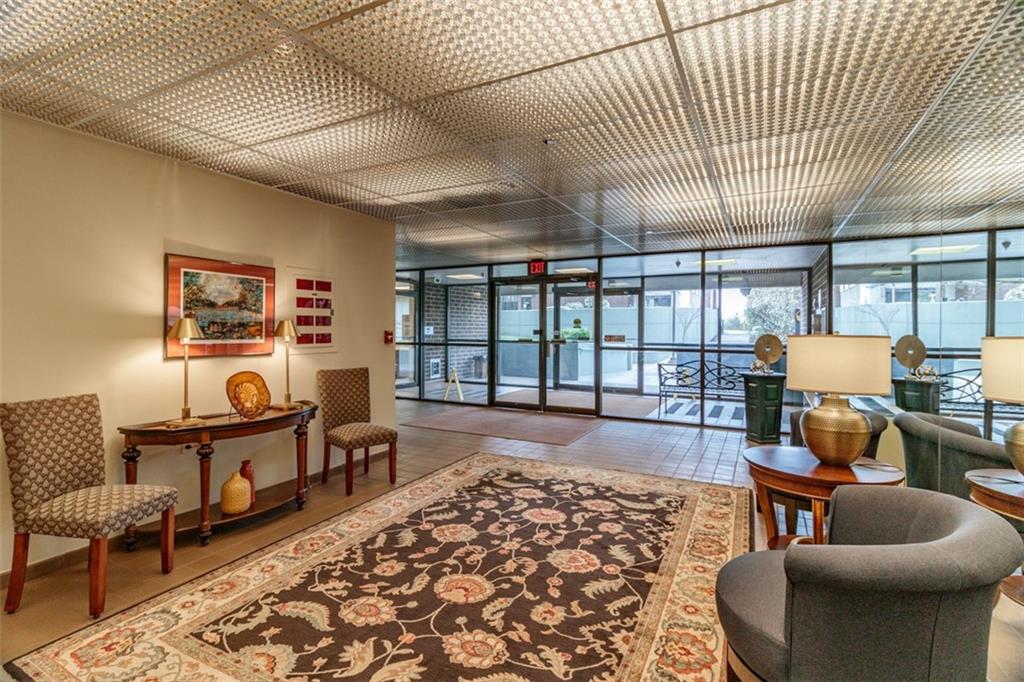 750 Washington Road, Unit 303 Pittsburgh, PA 15228 - Photo 3 of 9 Gallery Image 3