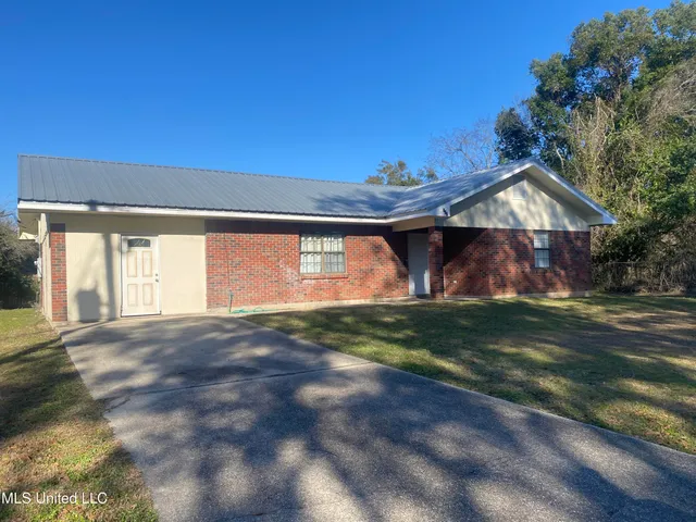 $315,000 | 337 St George Street, Bay St. Louis, MS 39520