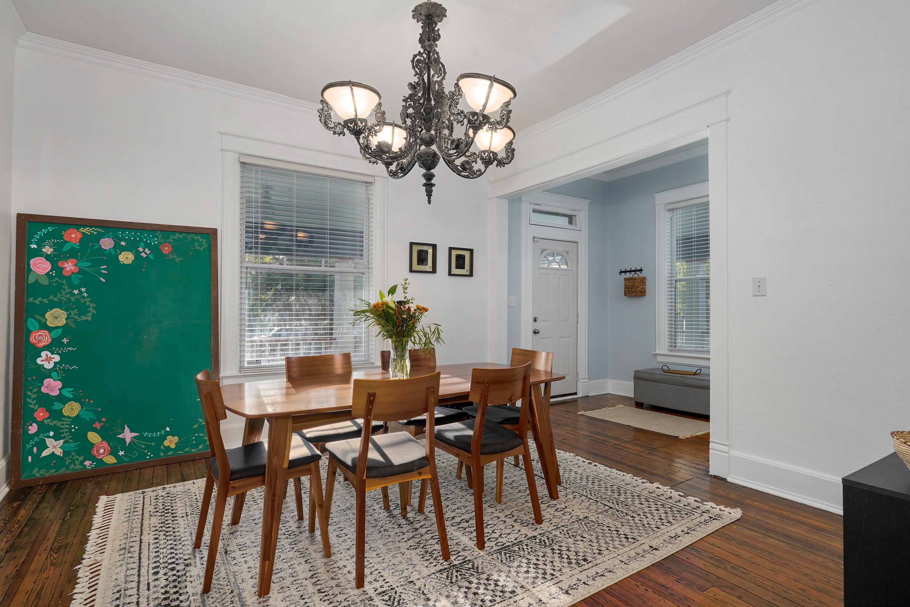 1351 N Summit Ave-10