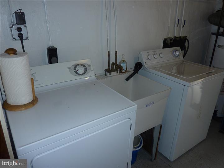 1024 Flanders Road Philadelphia, PA 19151 - Photo 15 of 18 Laundry Room