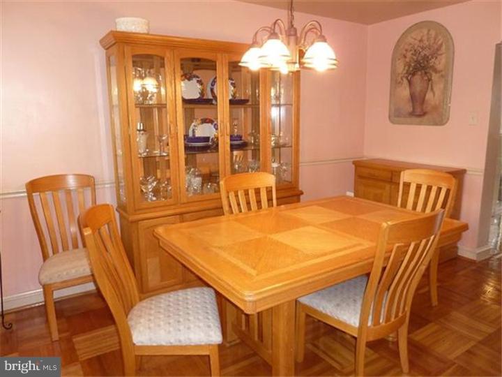1024 Flanders Road Philadelphia, PA 19151 - Photo 5 of 18 Dining Room