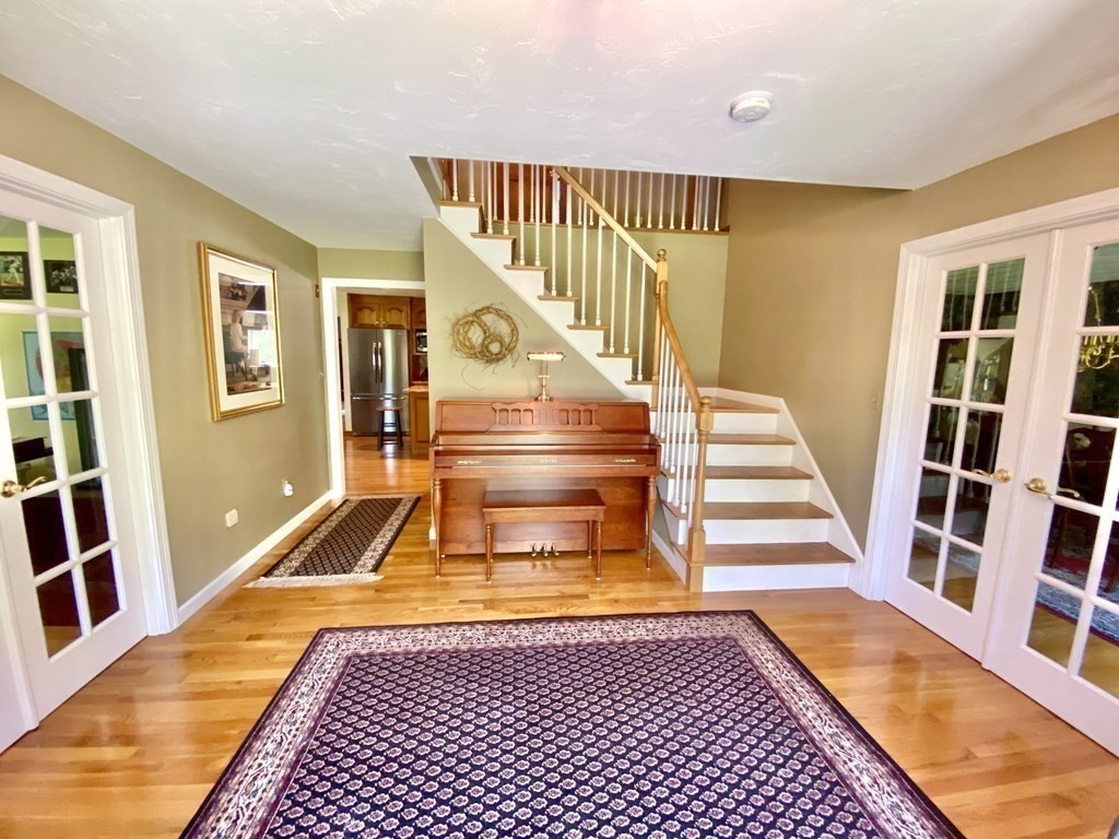 44 Whitewood Road Milford, MA 01757 - Photo 4 of 39 Gallery Image 4