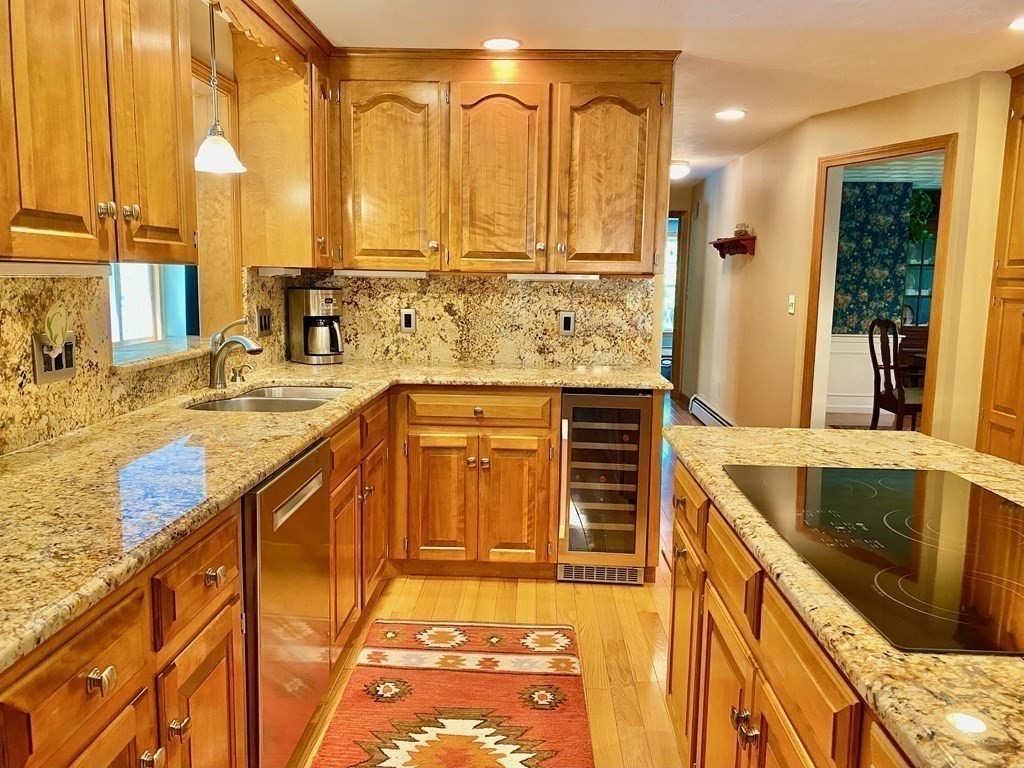 44 Whitewood Road Milford, MA 01757 - Photo 6 of 39 Gallery Image 6