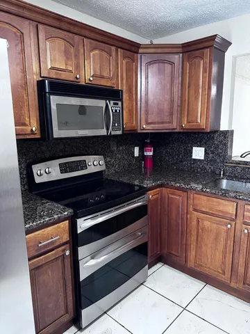 $159,900 | 6200 South Falls Cir Drive, Unit 310, Lauderhill, FL 33319
