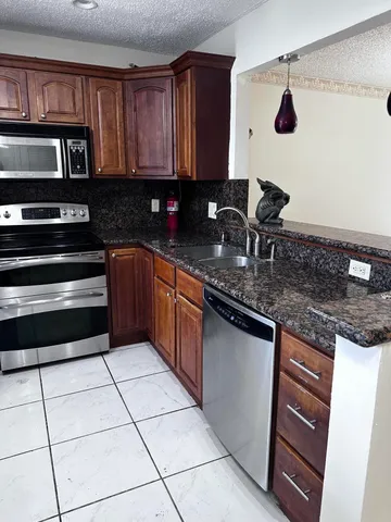 $159,900 | 6200 South Falls Cir Drive, Unit 310, Lauderhill, FL 33319