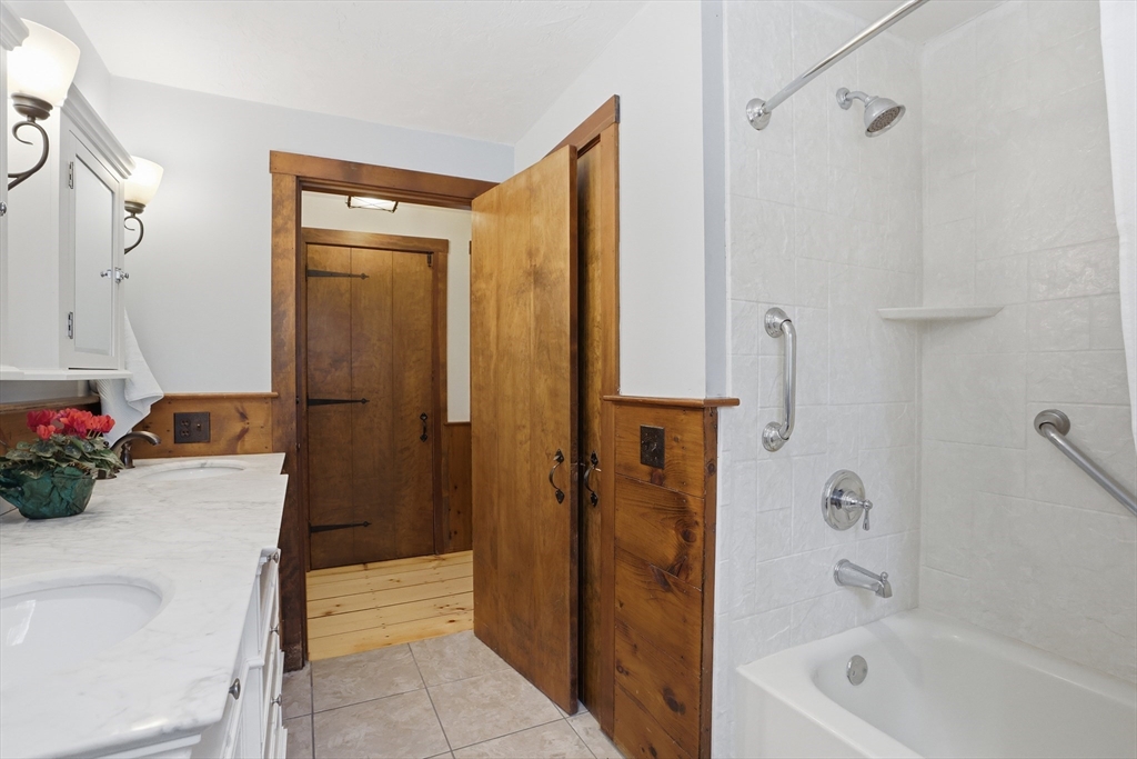 5 Oak Ridge Road Littleton, MA 01460 - Photo 15 of 40 Gallery Image 15
