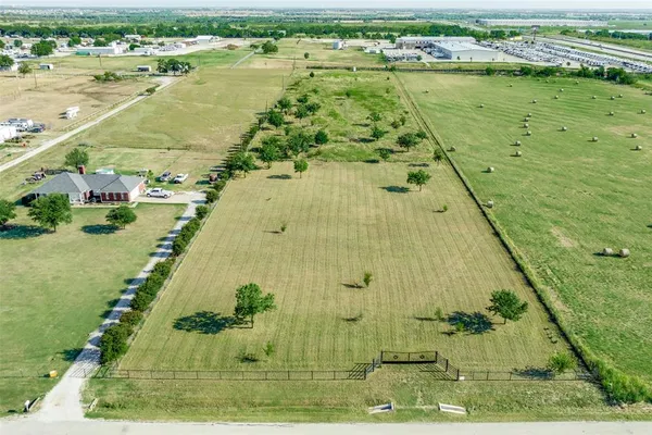 $700,000 | Tr 28-5.0 Acres Tr 28-5.0 Acres Lois Road West, Sanger, TX 76266
