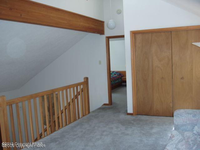 104 Ravenhill Road Tamiment, PA 18371 - Photo 4 of 13 Loft