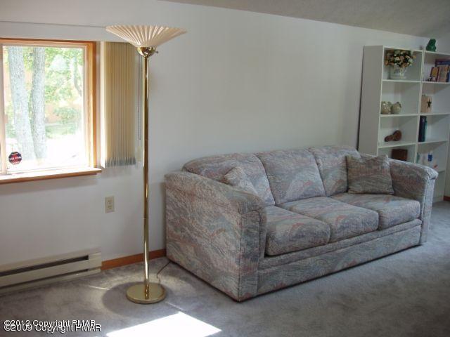 104 Ravenhill Road Tamiment, PA 18371 - Photo 6 of 13 Loft