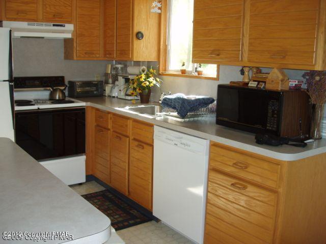 104 Ravenhill Road Tamiment, PA 18371 - Photo 7 of 13 Kitchen