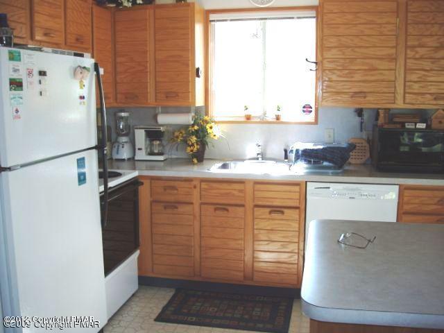 104 Ravenhill Road Tamiment, PA 18371 - Photo 8 of 13 Kitchen