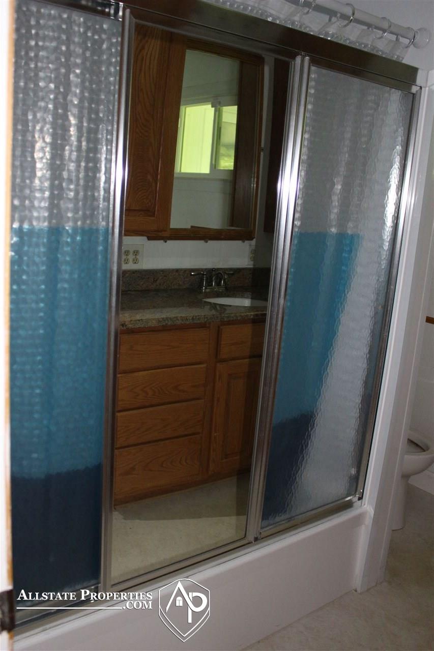1203 Elms Road Flint, MI 48532 - Photo 10 of 32