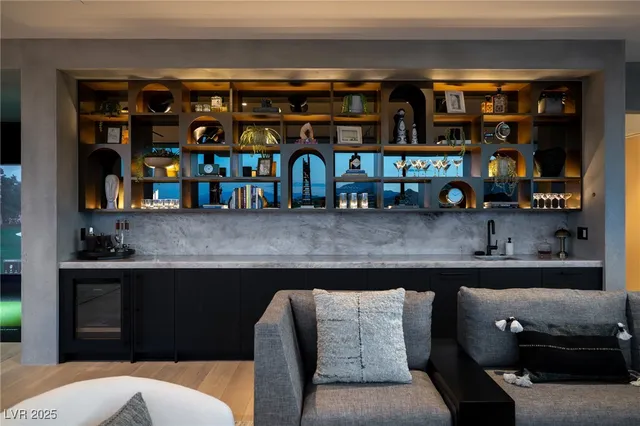 $30,000,000 | 11588 Stardust Drive, Las Vegas, NV 89135