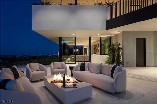 $30,000,000 | 11588 Stardust Drive, Las Vegas, NV 89135