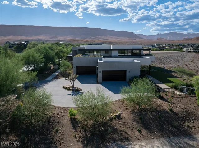 $30,000,000 | 11588 Stardust Drive, Las Vegas, NV 89135