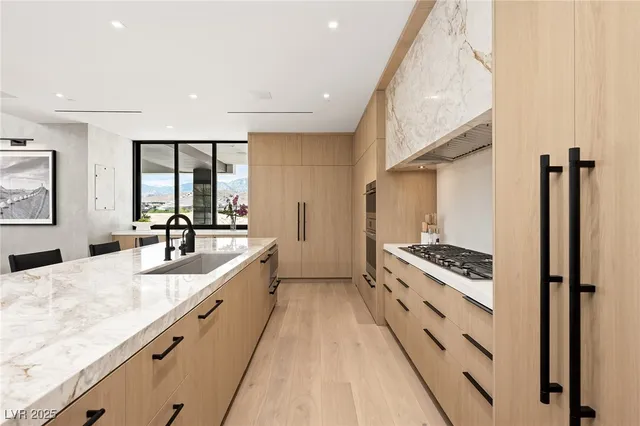 $30,000,000 | 11588 Stardust Drive, Las Vegas, NV 89135