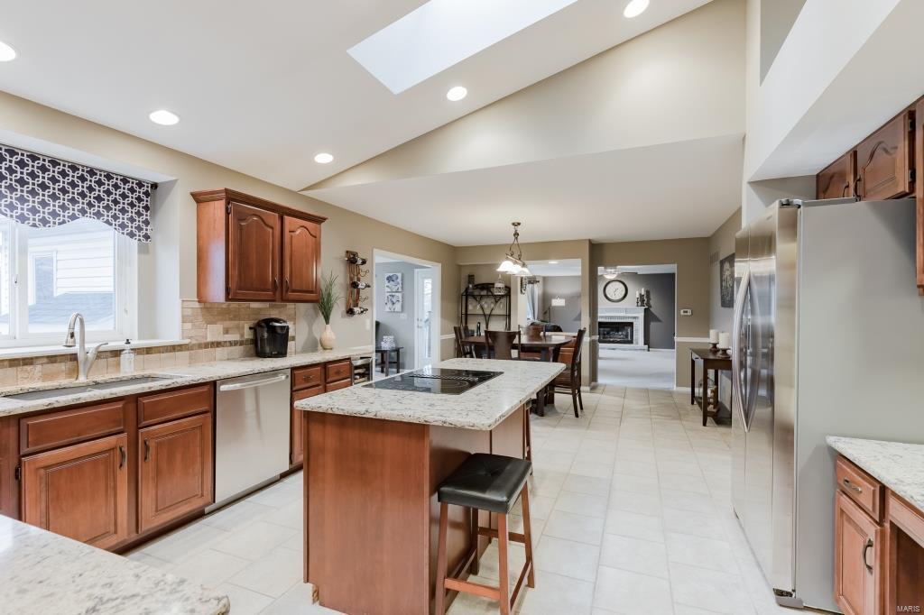 5877 Canterfield Court Weldon Spring, MO 63304 - Photo 7 of 52 Gallery Image 7