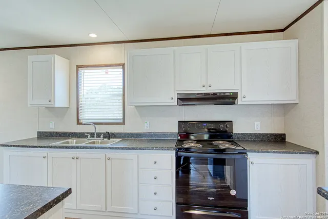 $305,000 | 418 Pr Sunset Vista Drive, Somerset, TX 78069