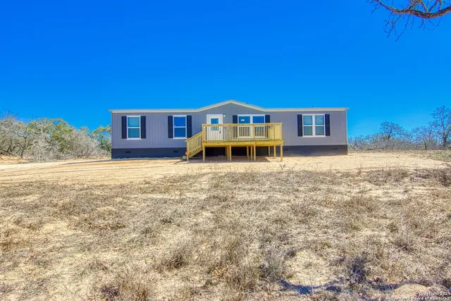 $305,000 | 418 Pr Sunset Vista Drive, Somerset, TX 78069