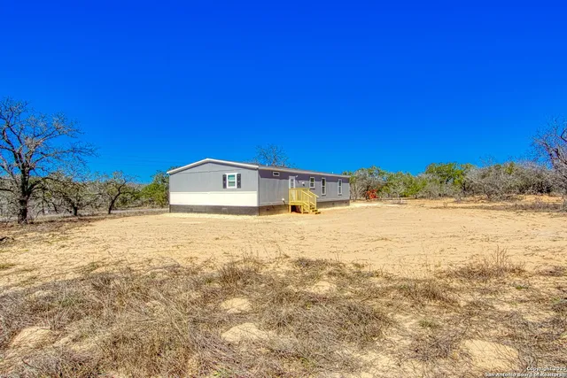 $305,000 | 418 Pr Sunset Vista Drive, Somerset, TX 78069