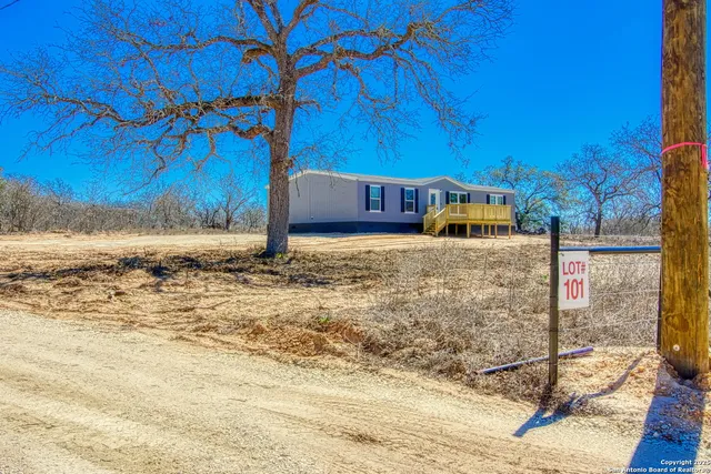 $305,000 | 418 Pr Sunset Vista Drive, Somerset, TX 78069