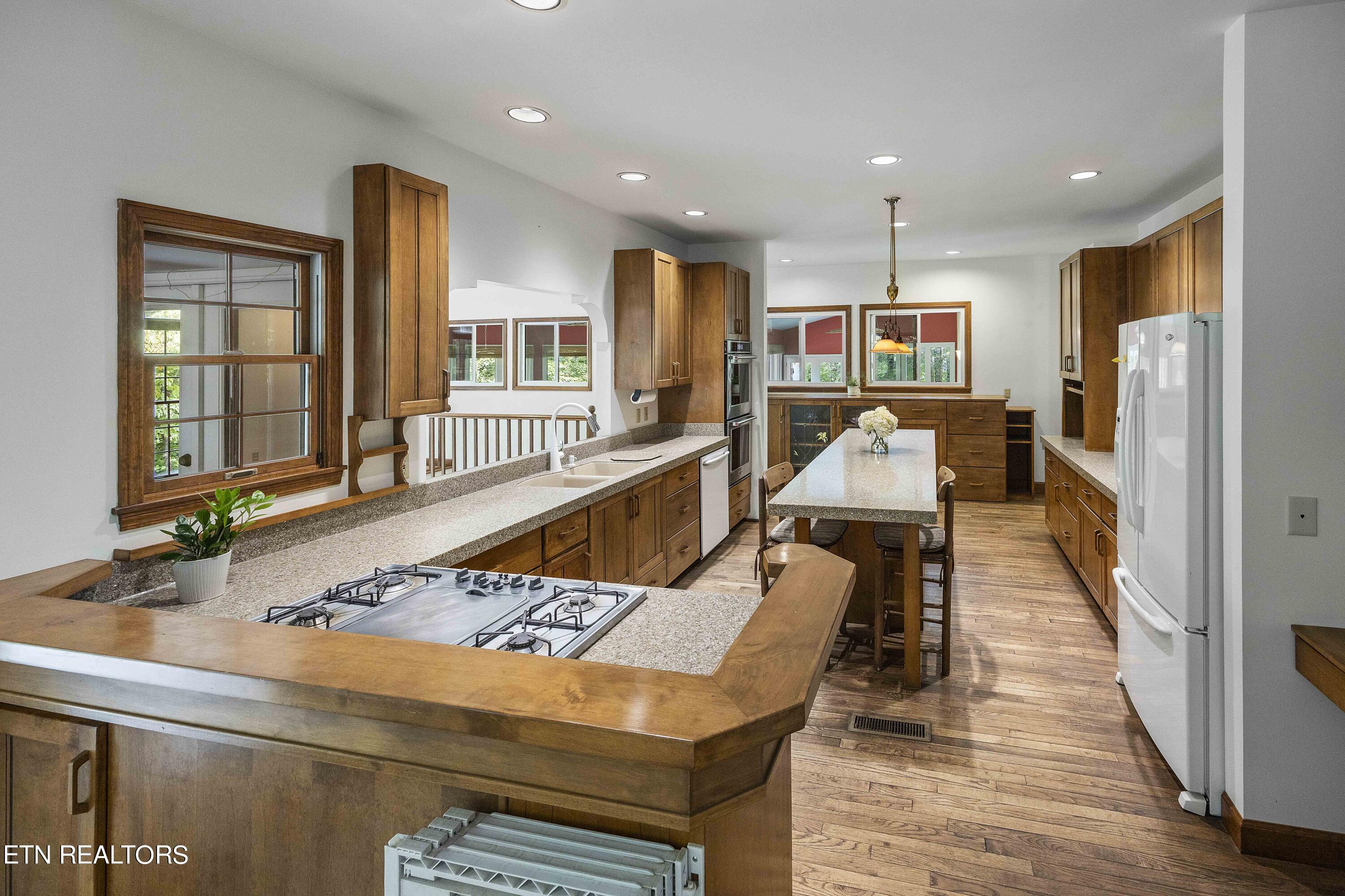 118 Claymore Lane Oak Ridge, TN 37830 - Photo 9 of 57 Kitchen