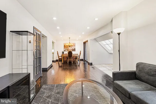 $2,950 | 85 Railroad Avenue, Glyndon, MD 21071