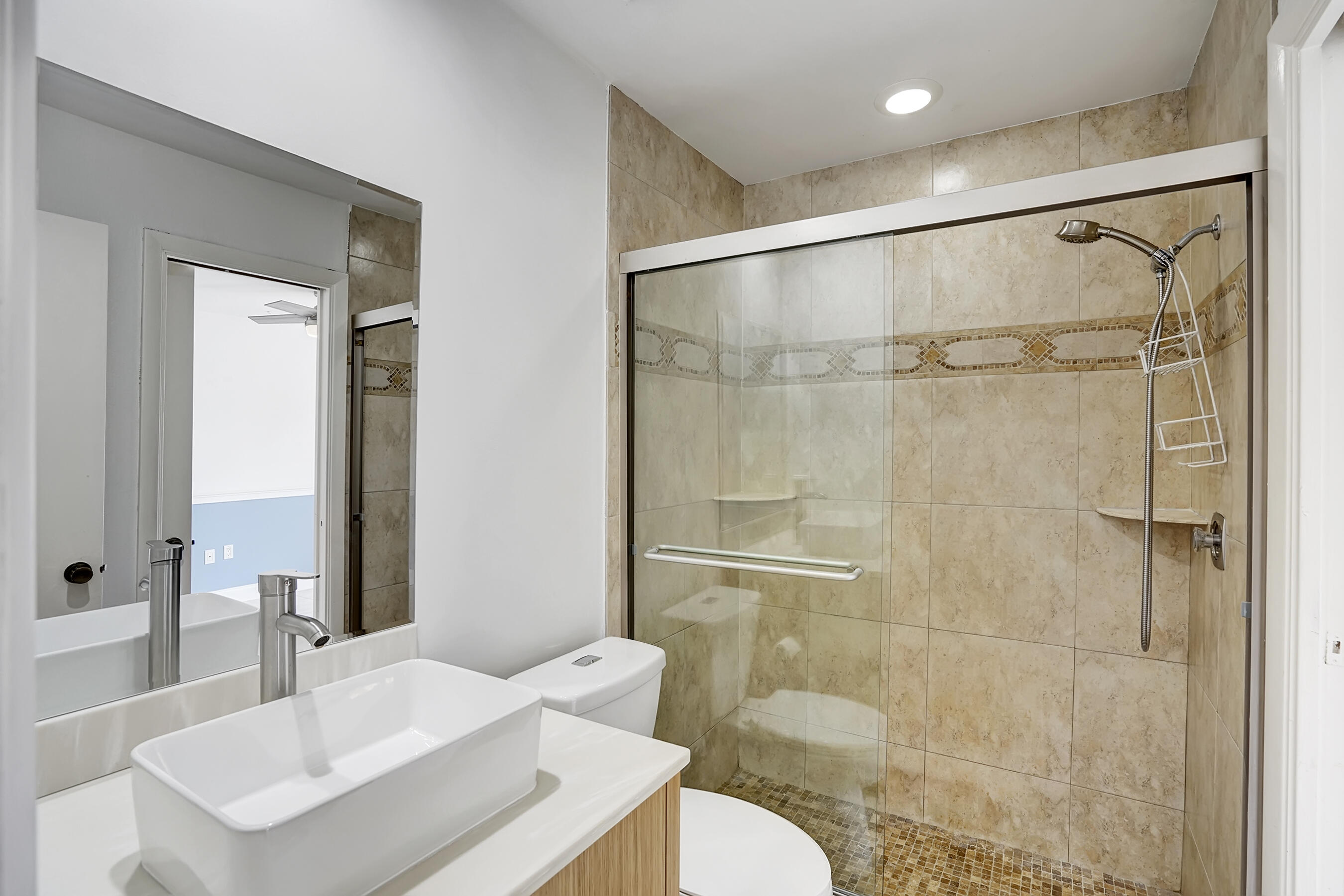 434 Southwest 27th Avenue Delray Beach, FL 33445 - Photo 17 of 38 Guest Bathroom