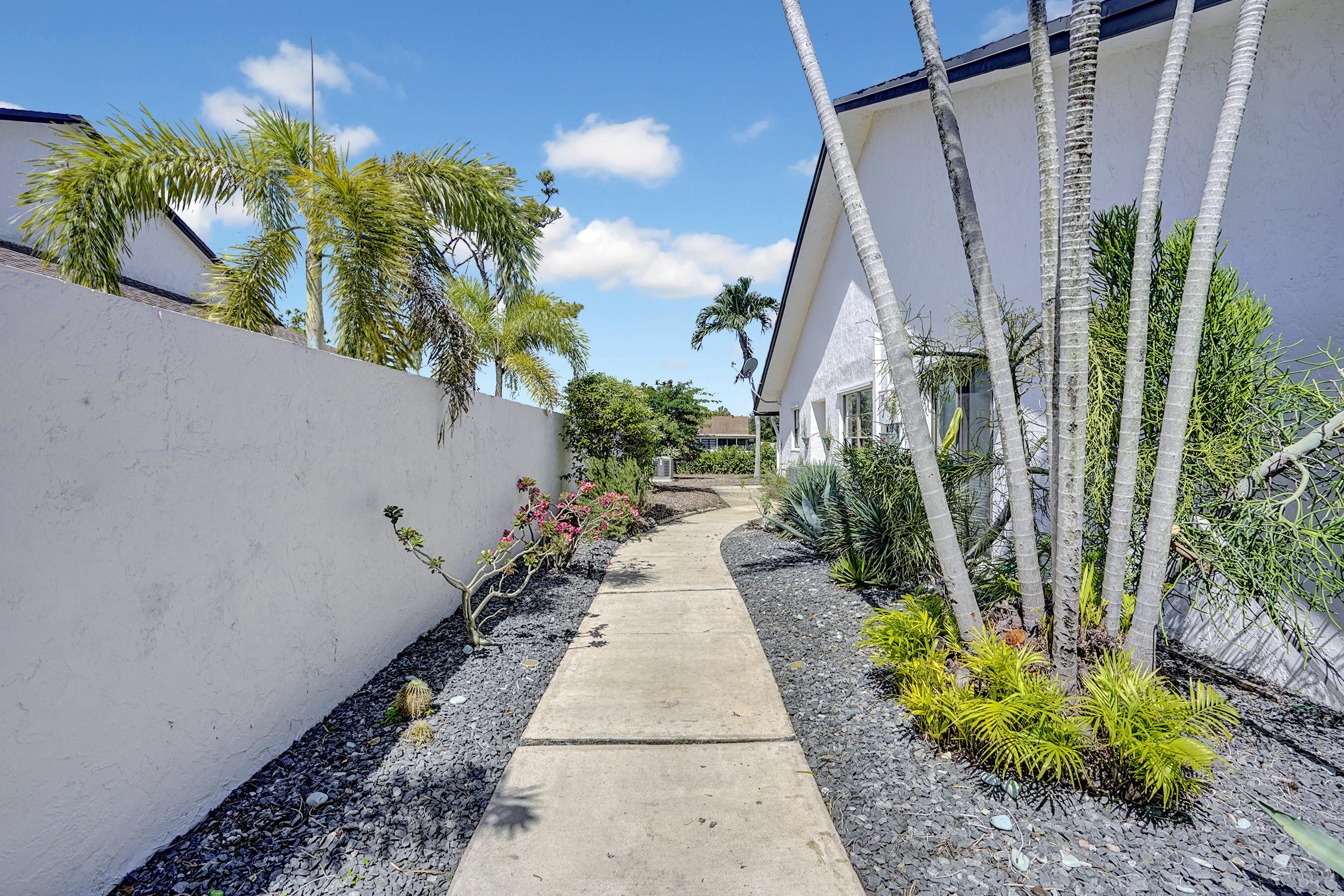 434 Southwest 27th Avenue Delray Beach, FL 33445 - Photo 3 of 38 Front Entrance Walkway