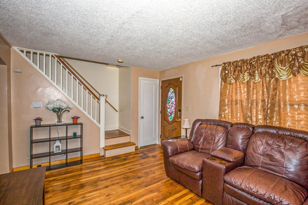 253 Pheland Street Springfield, MA 01109 - Photo 13 of 39 Gallery Image 13