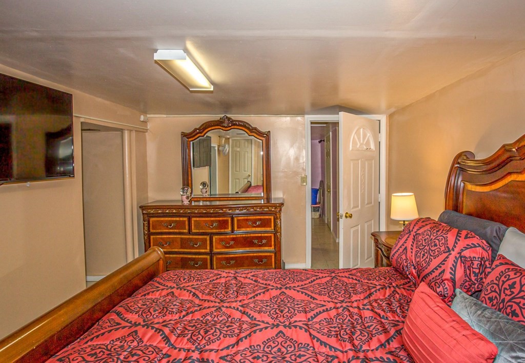 253 Pheland Street Springfield, MA 01109 - Photo 21 of 39 Gallery Image 21