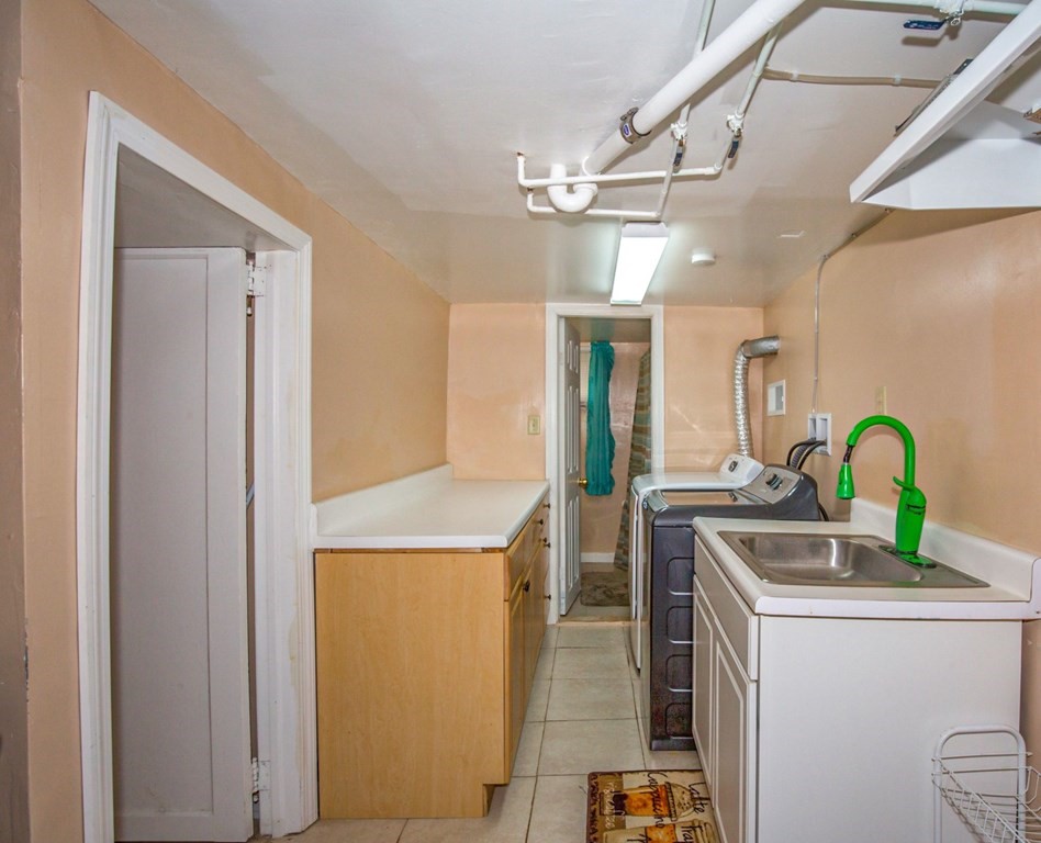 253 Pheland Street Springfield, MA 01109 - Photo 22 of 39 Gallery Image 22