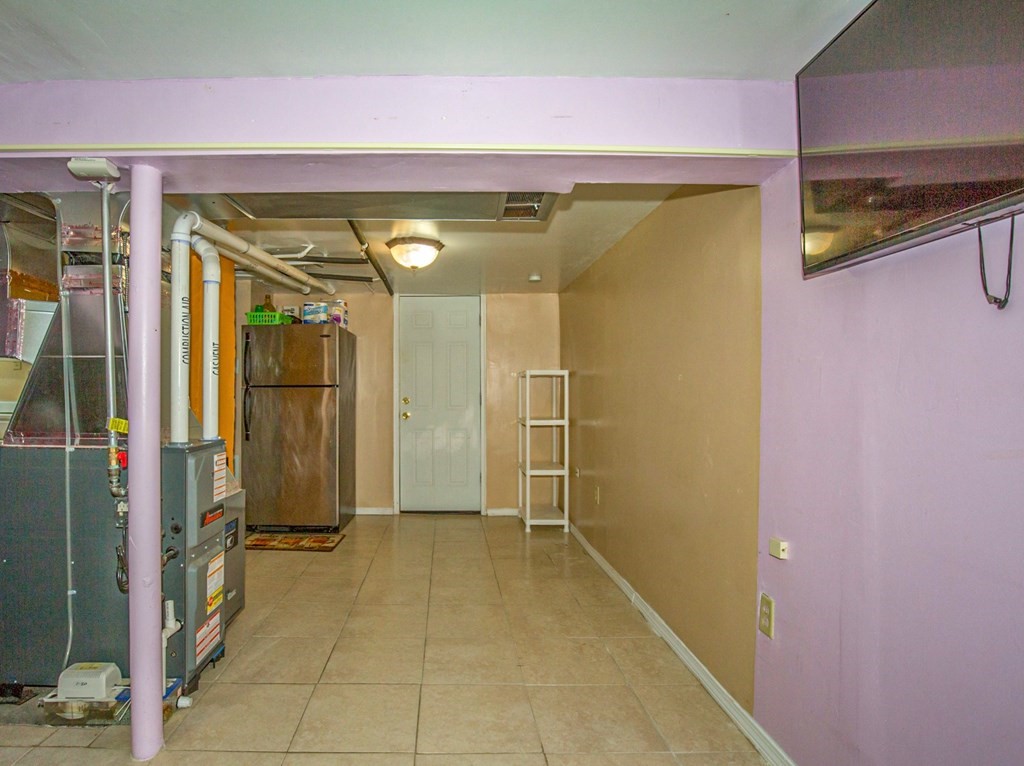 253 Pheland Street Springfield, MA 01109 - Photo 27 of 39 Gallery Image 27
